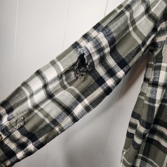 American Eagle AEO Green Plaid Boyfriend Flannel Long Sleeve Button Down Shirt - Picture 5 of 8